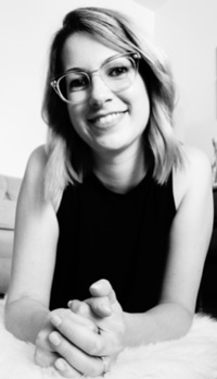 Bio pic of author and speech language pathologist Molly Dresner